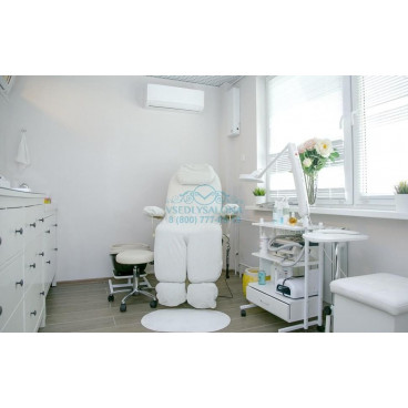 Педикюрное косметологическое кресло "Татьяна" (2 мотора)